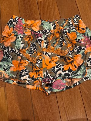 H and M shorts  Women's 6