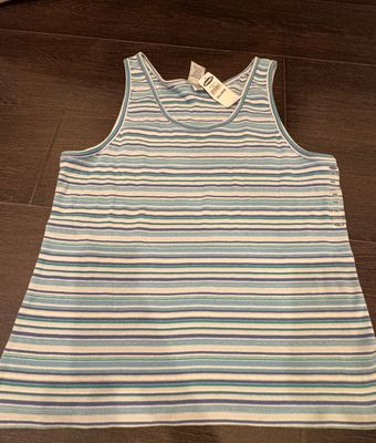 Brand new Old Navy striped tank top retail 9.50$  Women's - XXL