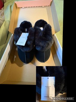 New Blk suede slippers  9 (Adult)