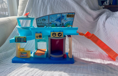 Fisher-Price Little People Adventures Airport Playset with no accessories