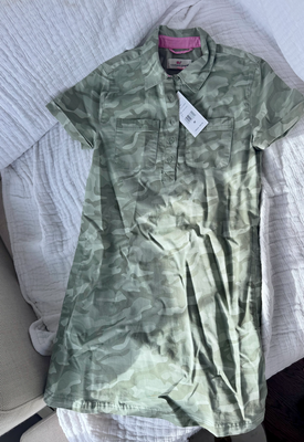 Designer Vineyard Vines NWT Size M 7-8