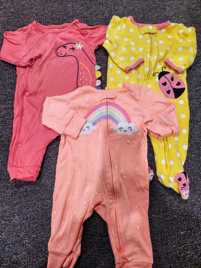 Carters 3 x pajamas 0-3 Months