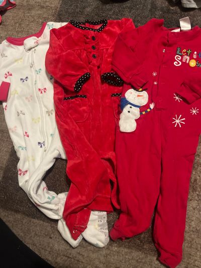 Lot of fleece Winter holiday pajamas size 12m Bows, let it snow 12 Months