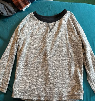 Cat and jack Black and white heather long sleeve shirt 4T