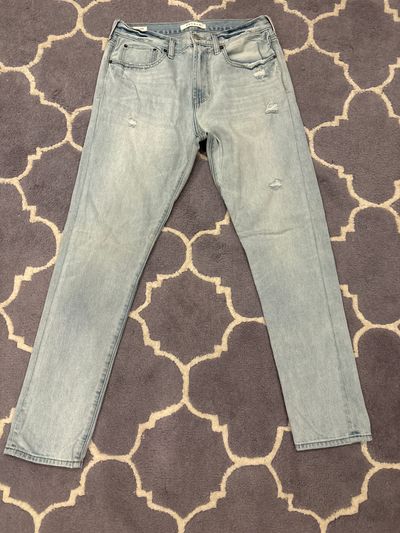 Pacsun 9 Light blue few frayed spots 32x34 slim straight jeans 32