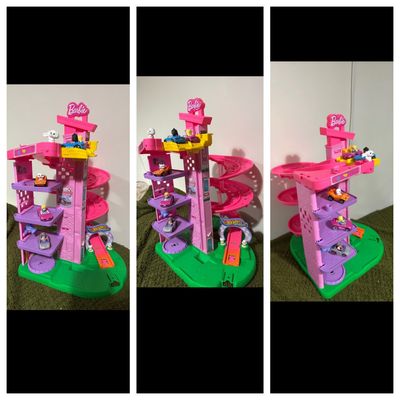 Hot wheels Barbie Barbie racing track and garage with 5 cars