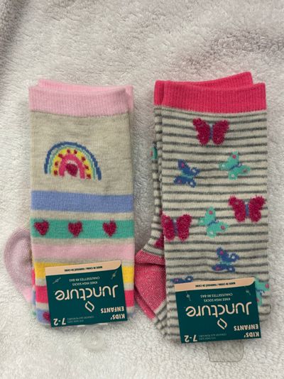 2 Pairs Brand New Girls Socks Size 7-2 2 Pairs Brand New Girls Socks Size 7-2