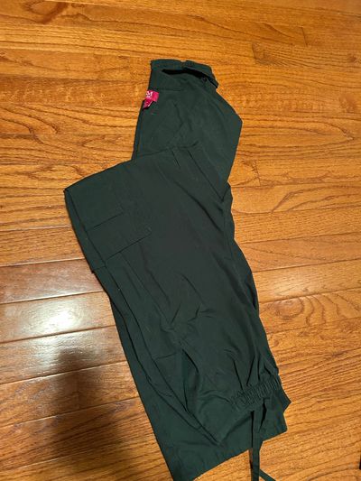 M and M Brand 2 piece scrub set hunter green  Women's - XS