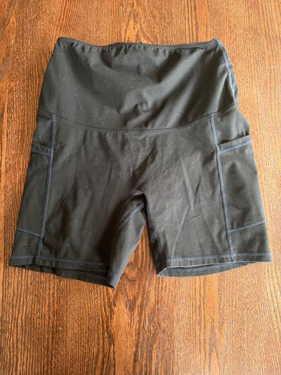 Maternity fitness shorts  Women's - M