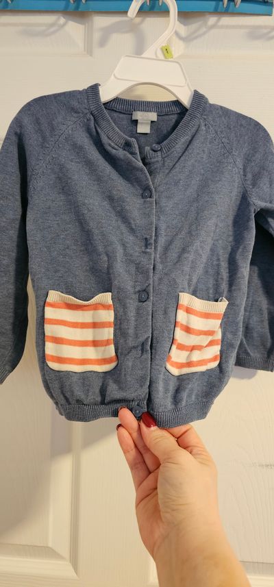 COS Size 2-4Y girl Cardigan with cute front packets great for Spring 2T