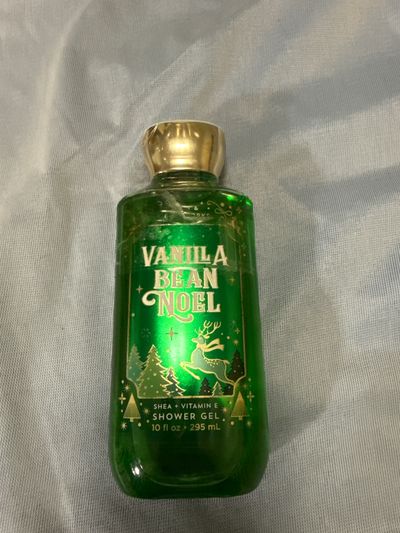 Bath and body works 10 ounce vanilla bean Noel shower gel