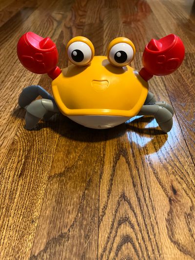 Crab tummy time and crawling toy Rechargeable and plays music