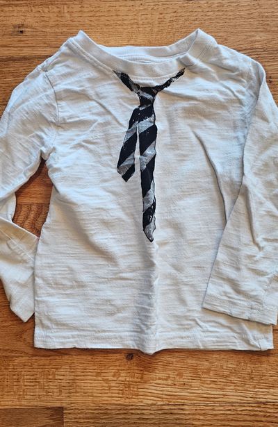 Koala kids Like new boys 3T white shirt feature loose tie graphic 3T