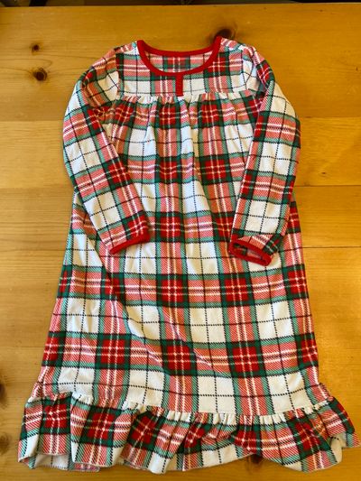 Carters Plaid nightgown size  6/7 6T/6