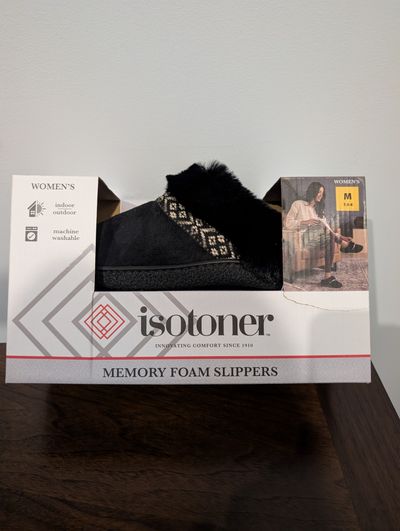 Isotoner Black memory foam slippers medium Isotoner Black memory foam slippers medium 7-1/2 (Adult)