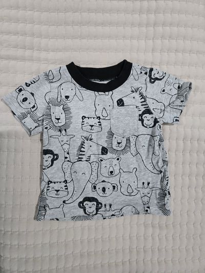 Carters Tshirt top 9 Months