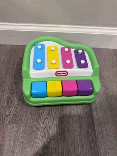 Little Tikes smalll piano small piano