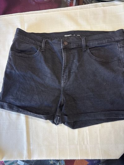 Old navy black denim shorts Size 14 mid-rise Women's 14