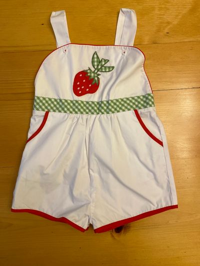 Beaufort Bonnet Company Strawberry Romper, new without tags 5T