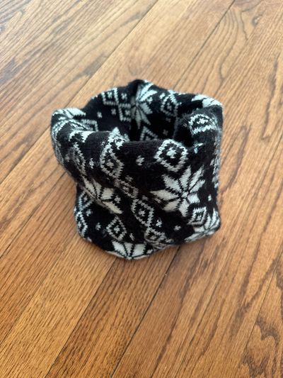 Simplicity 6-8 Black/White Winter Infinity Scarf