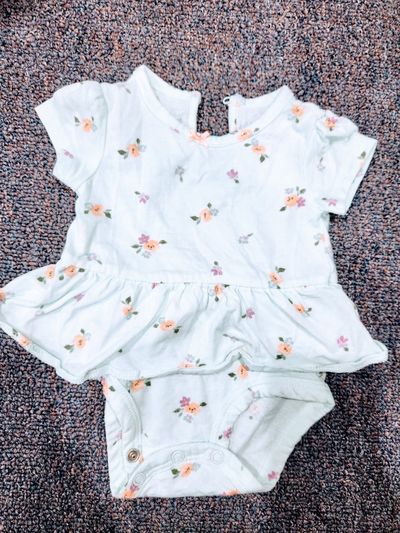 Carters Bodysuit 0-3 Months