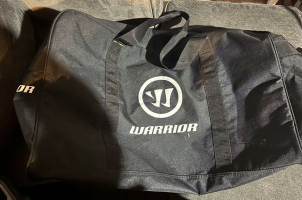 Warrior Pro Goalie 40 inch Extra Large Hockey Bag Warrior Pro Goalie 40 inch Extra Large Hockey Bag