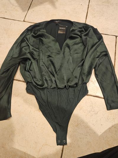 Forever 21 BNWT Green Long Sleeve Satin Body Suit Women's XXL 18