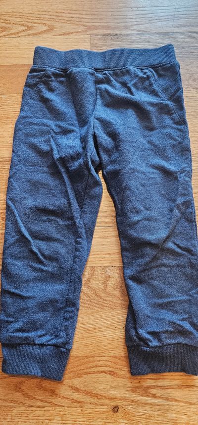 NA Like new boys 3T Navy joggers 3T