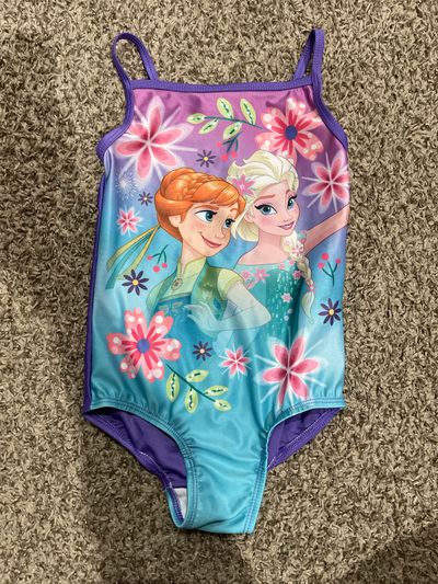 Amazon Frozen one piece 5T/5