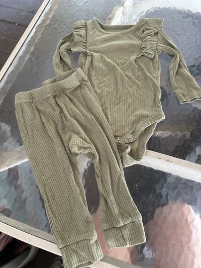 Cat & Jack sage green long sleeve and pant set 6-9 Months