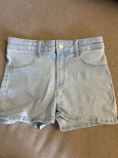 H & M Light blue jean shorts 10-12