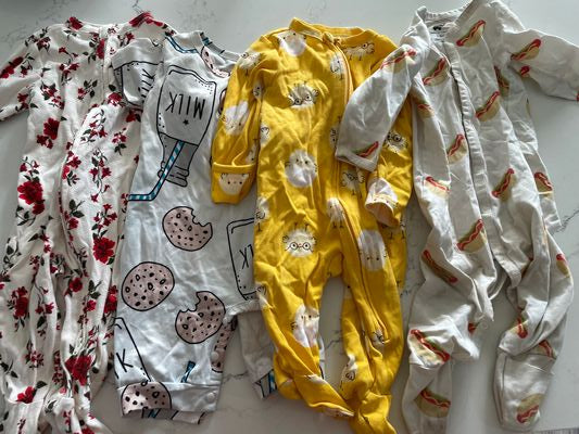 Old Navy Sleepers 6-9 Months
