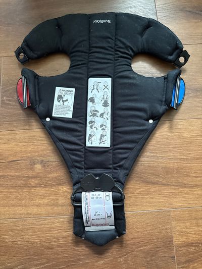 Baby Bjorn Rarely used infant carrier 8-25 lbs
