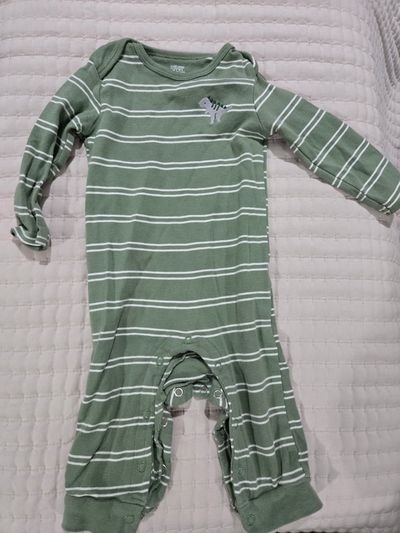 Carters Romper - snap bottom for easy diaper changes 9 Months