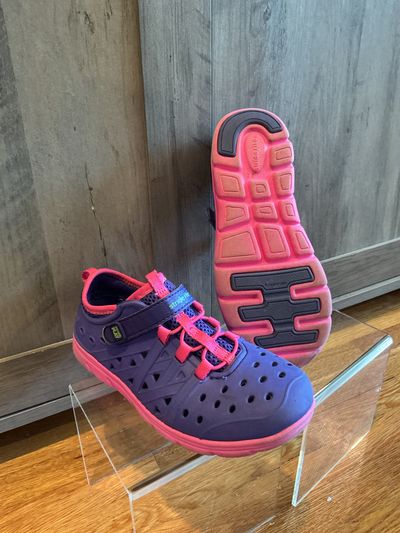 Stride Rite Made 2 Play Purple/pink water shoes size 13 13 (Lil' Kid)