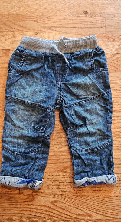 Children's Place Like new Pull on jeans made from lightweight breathable fabric 12-18 Months