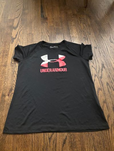 Under Armour could be unisex short sleeve top  14-16