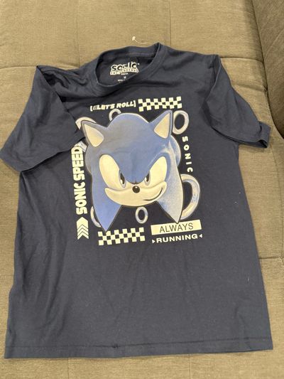 Sonic the hedgehog Navy blue 100% cotton boys graphic tshirt never worn!!!!! 10-12