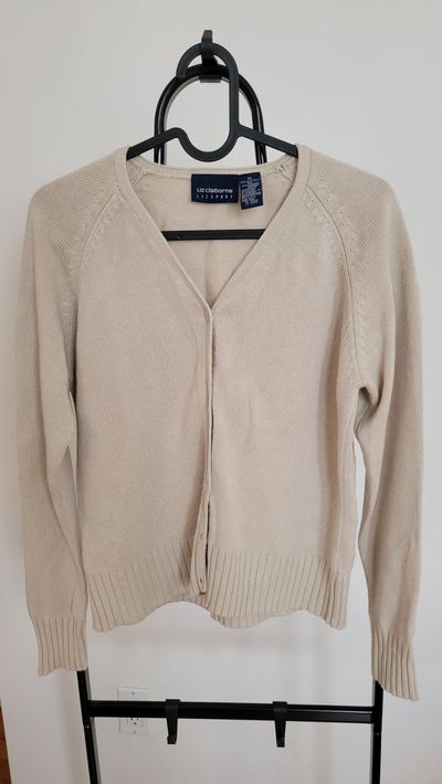 Liz Claiborne Actual size said XL but it looks more like a S Women's - S