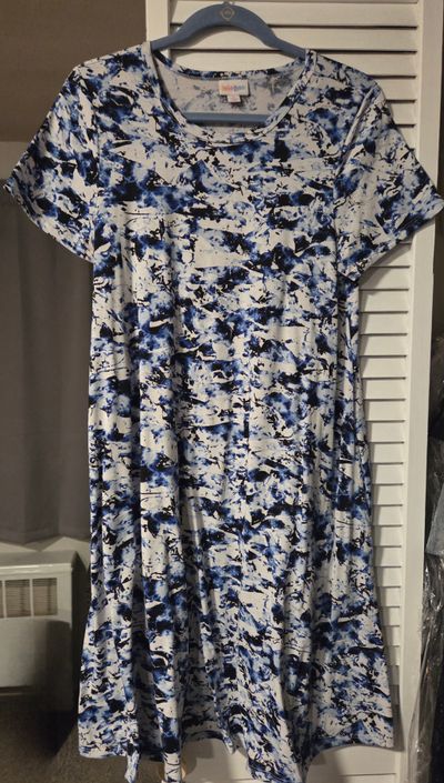 Lularoe Carly dress Runs big! Women's - S