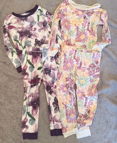 Burts Bees 2 pairs of pajamas - long sleeved 2T
