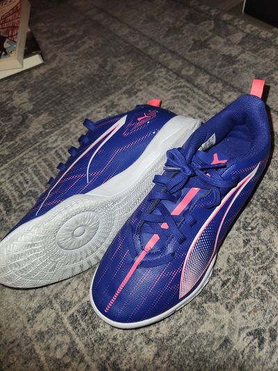 Puma purple indoor shoes  4 (Big Kid)