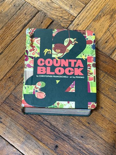 Counts block book. Counting to 100 Cute flap book about numbers