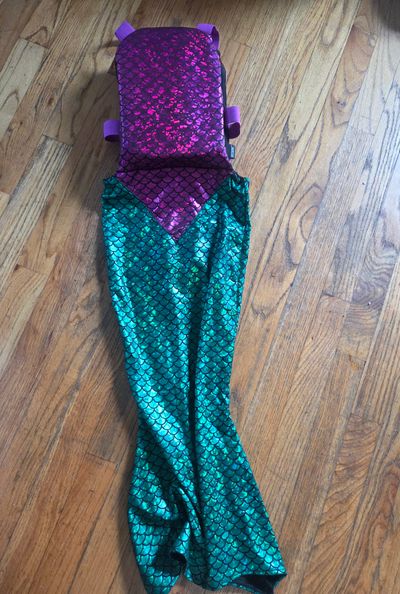 Narly noggins adventure mermaid tail with vest Size medium/large 33-55 pounds