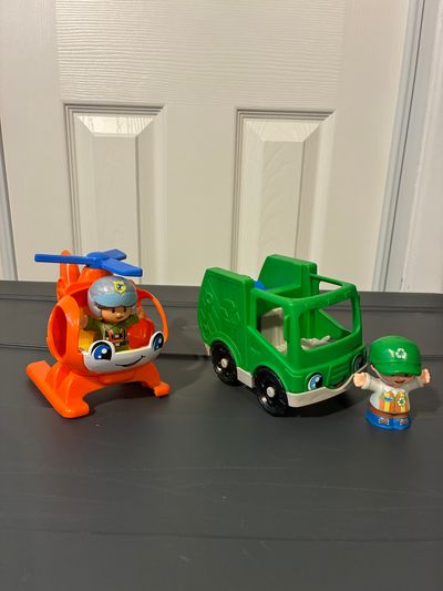Fisher-Price, Little People 2-pack, helicopter and garbage truck, little people included