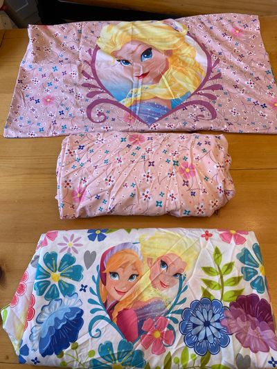 Disney Frozen Frozen twin sheet set top, bottom, and pillowcase