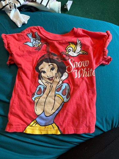 Disney Princess Snow White red tee 3T