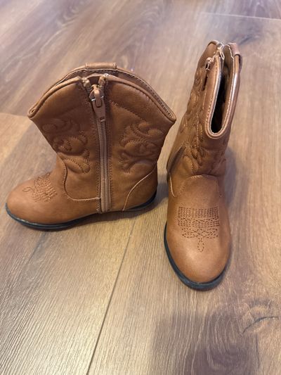 Cat and Jack Brown cowboy style boots like new 8 (Toddler)