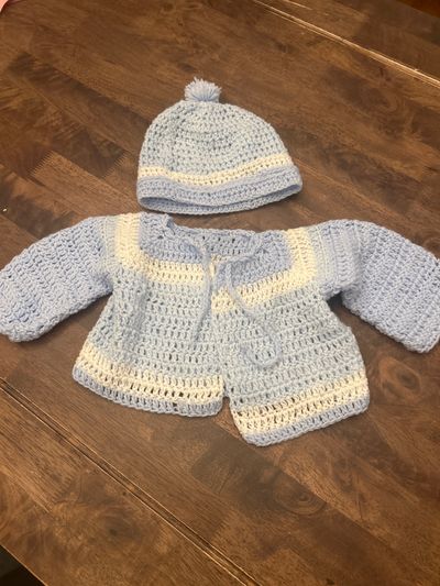 Hand knit Sweater and hat combo 6-9 Months