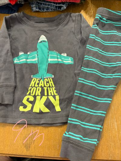 Carters Reach for the sky airplane pajamas longsleeve 9 Months